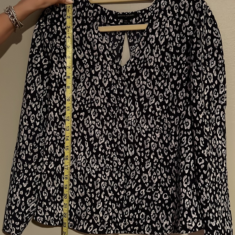 Banana Republic XS button down long sleeve shirt - Picture 5 of 11